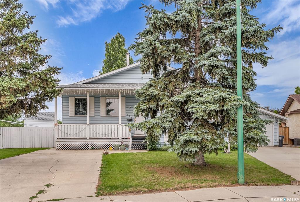 Property Photo: 406 & 408 Gillam Crescent SK S7N 3R6