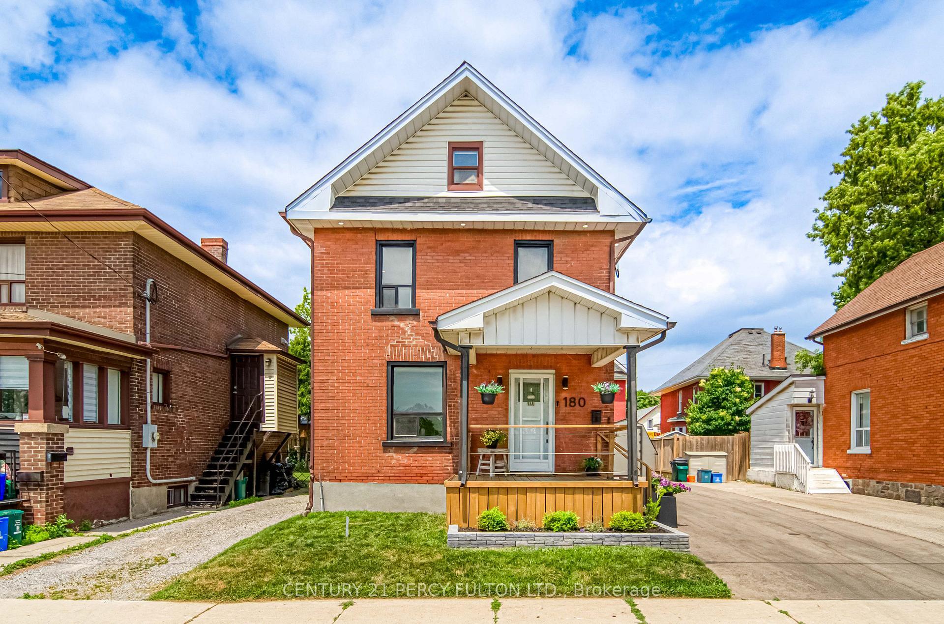 Property Photo:  180 Bruce Street  ON L1H 1R3 