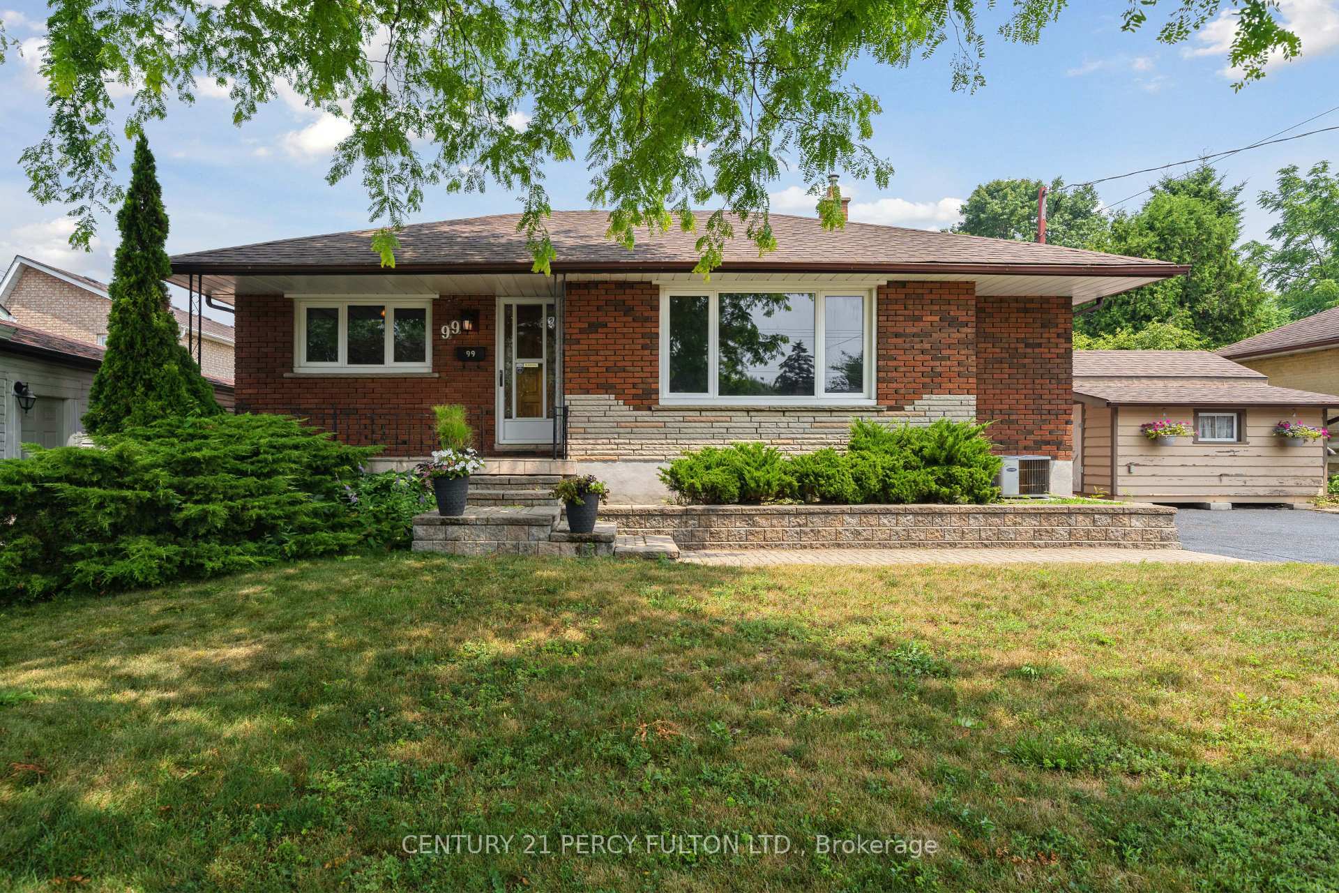 Property Photo:  99 Kitchener Road  ON M1E 2X8 