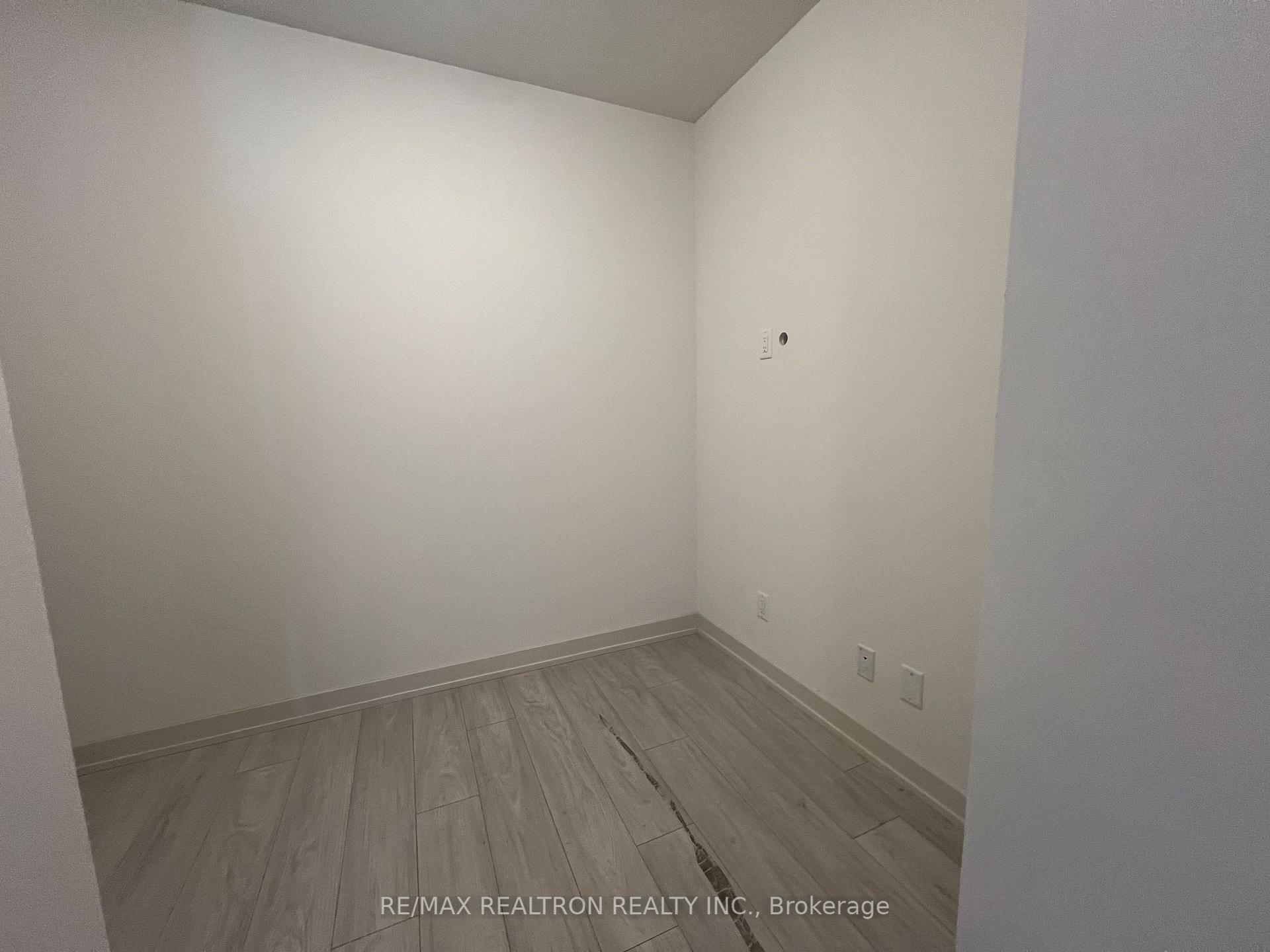 Property Photo:  90 Glen Everest Road 520  ON M1N 0C3 