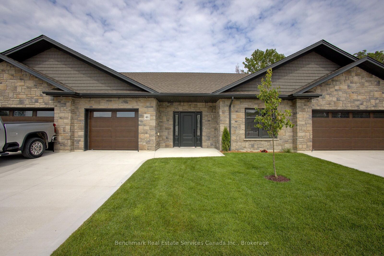 Property Photo:  1182 Queen Street 52  ON N2Z 1G4 