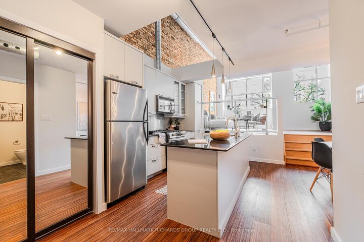 Property Photo: 1852 Queen Street E 201 ON M4L 1H1