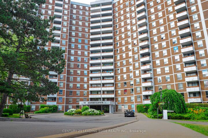 Property Photo: 10 Edgecliff Golfway 617 ON M3C 3A3
