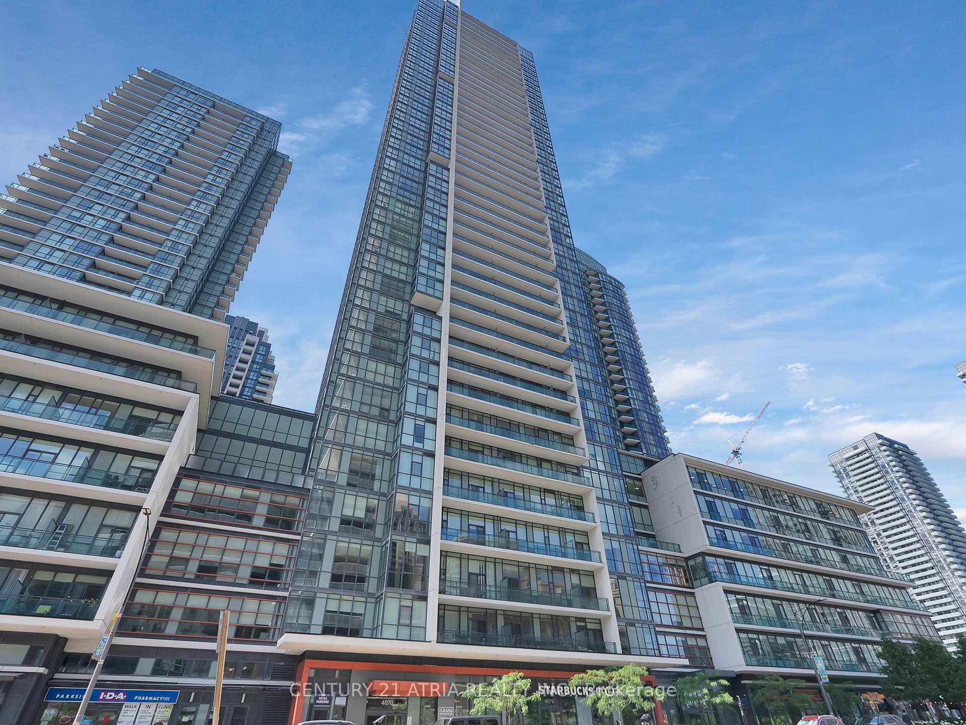 Property Photo: 4070 Confederation Parkway 3803 ON L5B 0E9