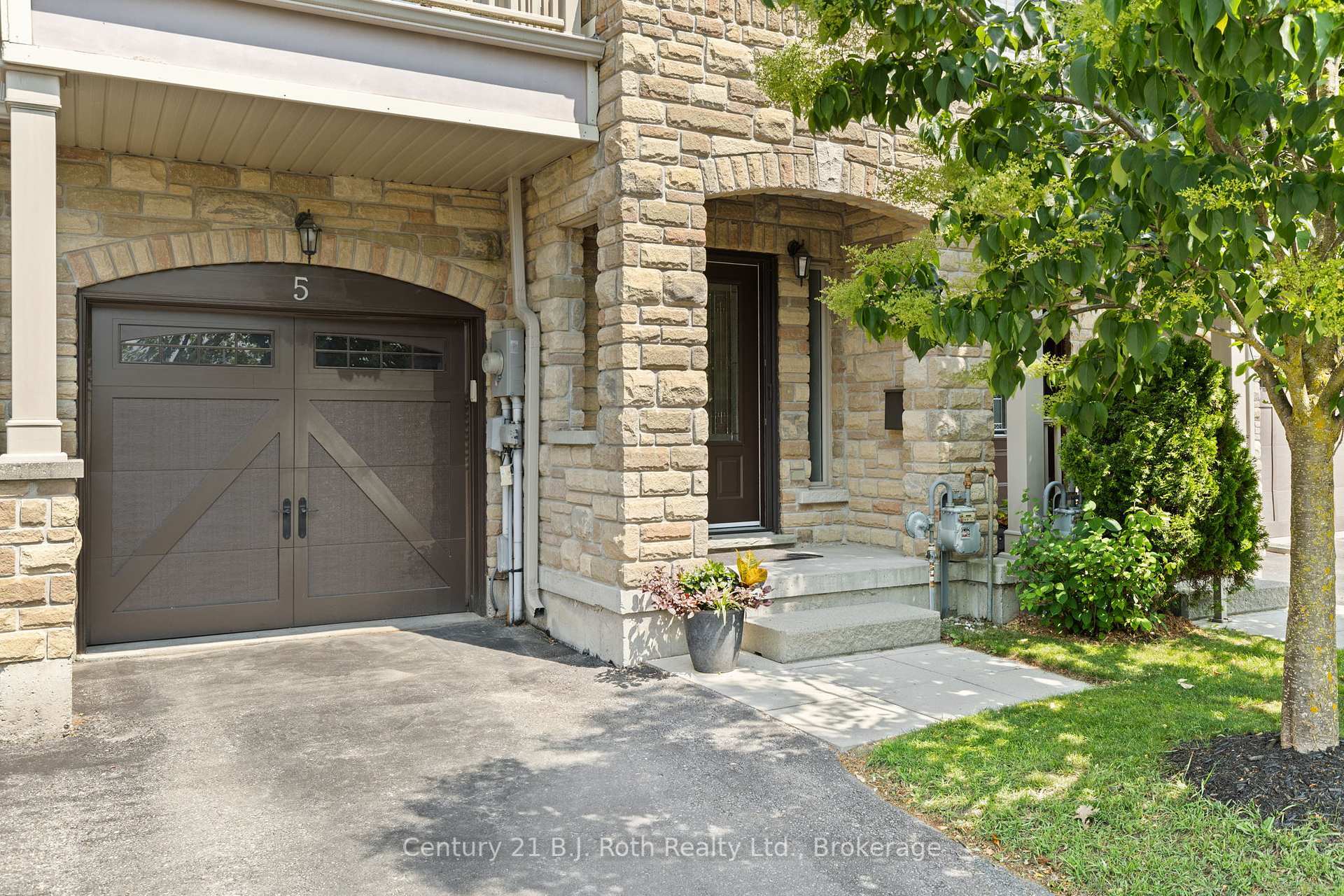 Property Photo: 188 Coldwater Road 5 ON L3V 3L9