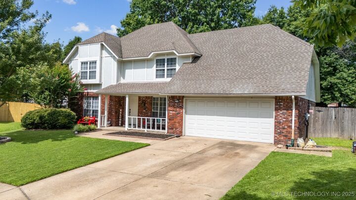 Property Photo:  2310 W Waco Court  OK 74011 