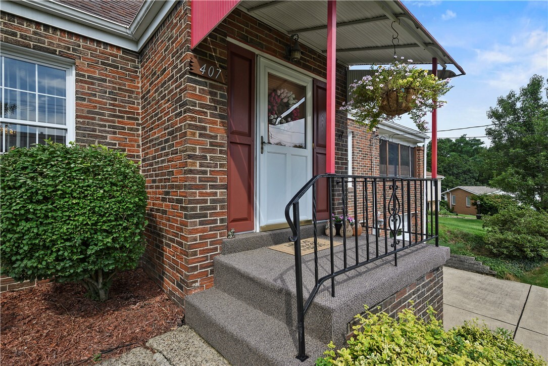 Property Photo: 407 Laurel Hill Rd PA 15101