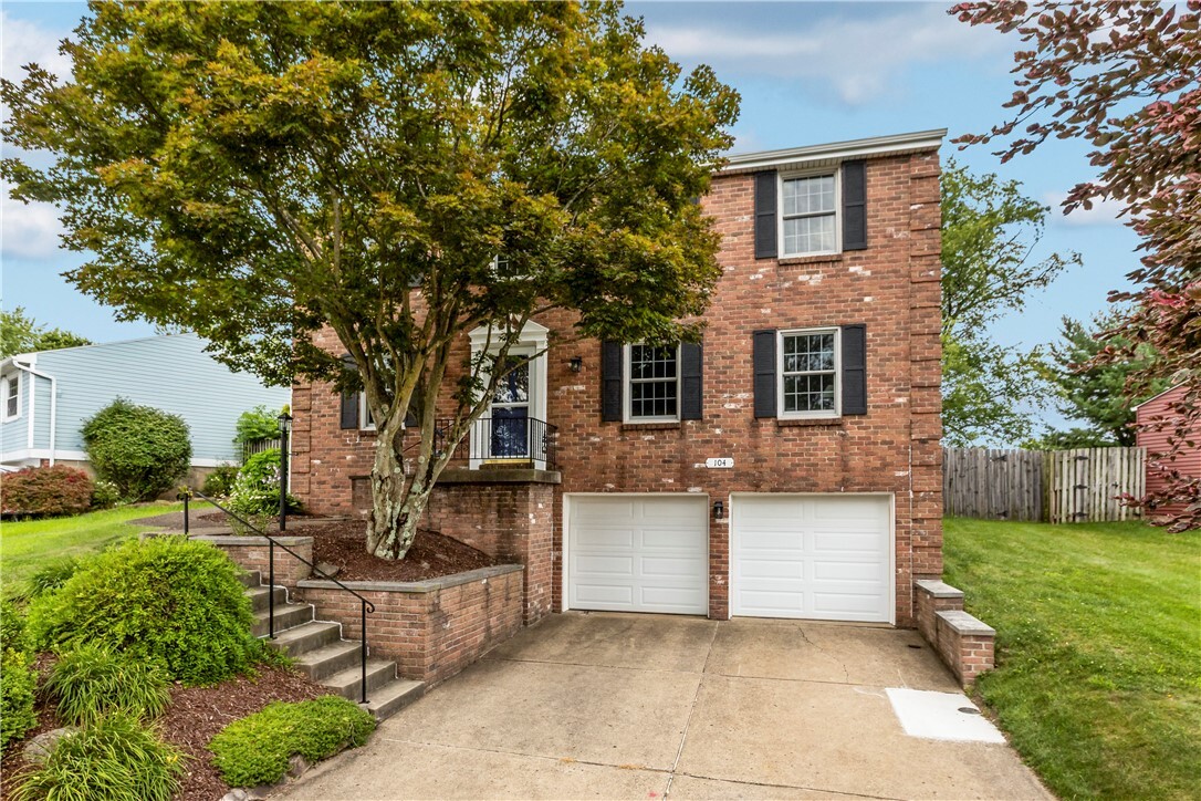 Property Photo:  104 Textor Dr  PA 15137 