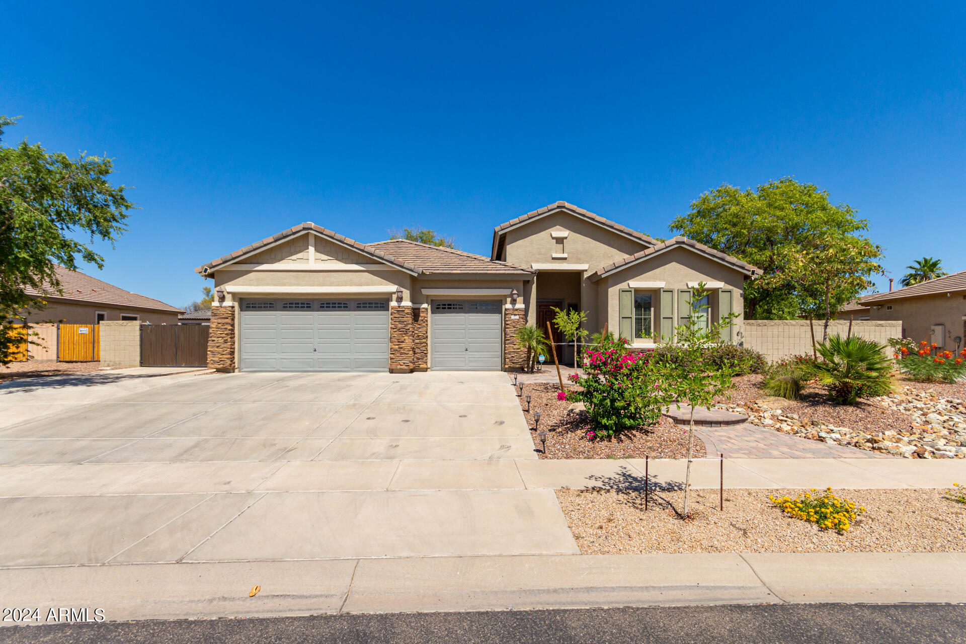 Property Photo: 7453 N 85th Drive AZ 85305
