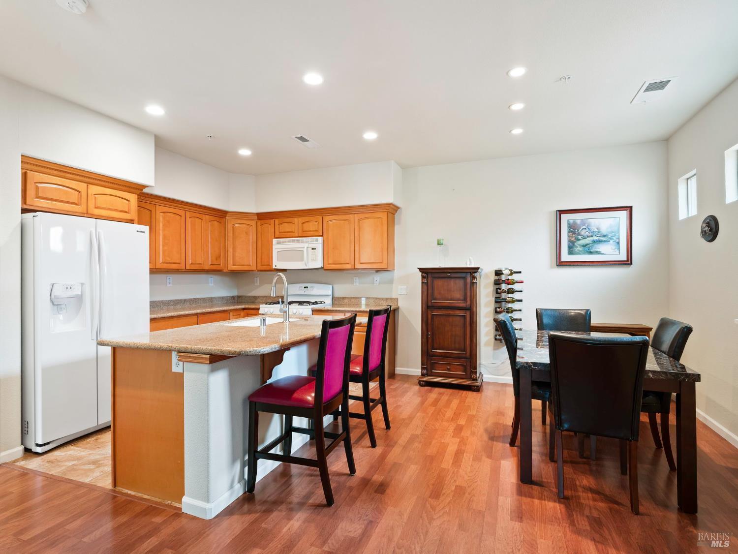 Property Photo: 165 Stonegate Circle CA 95425