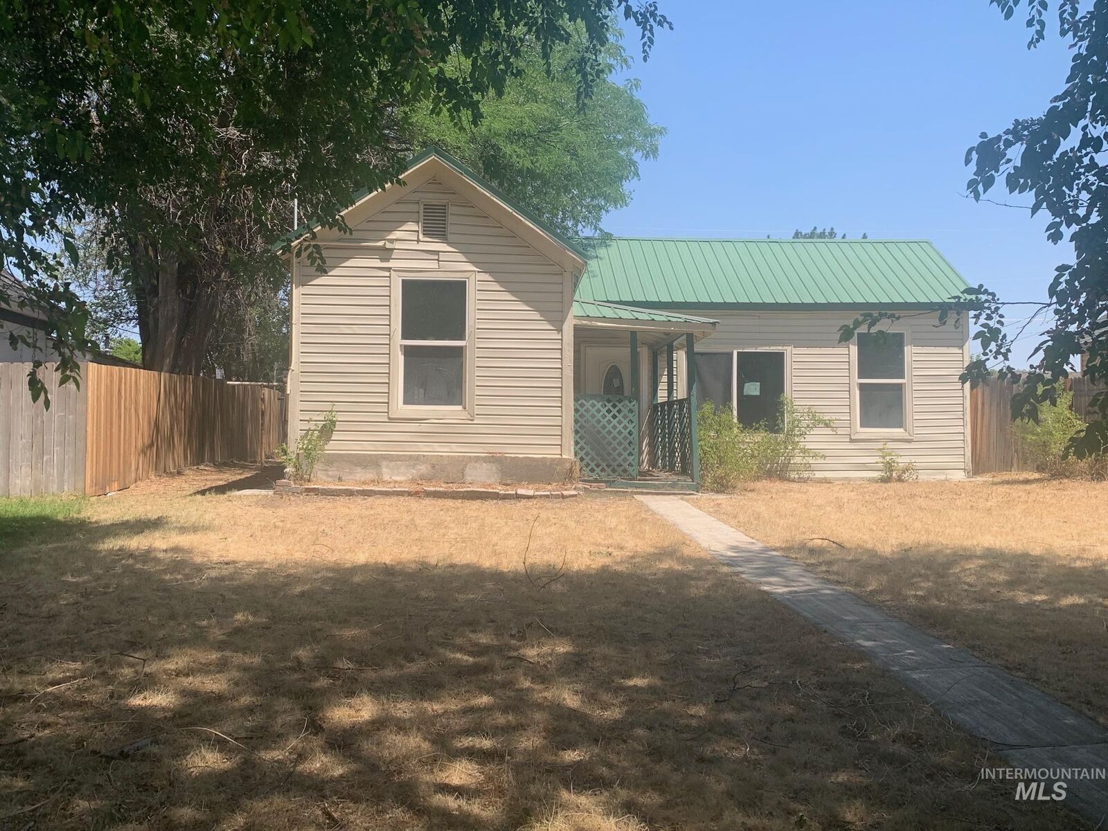 Property Photo: 414 N Birch ID 83352