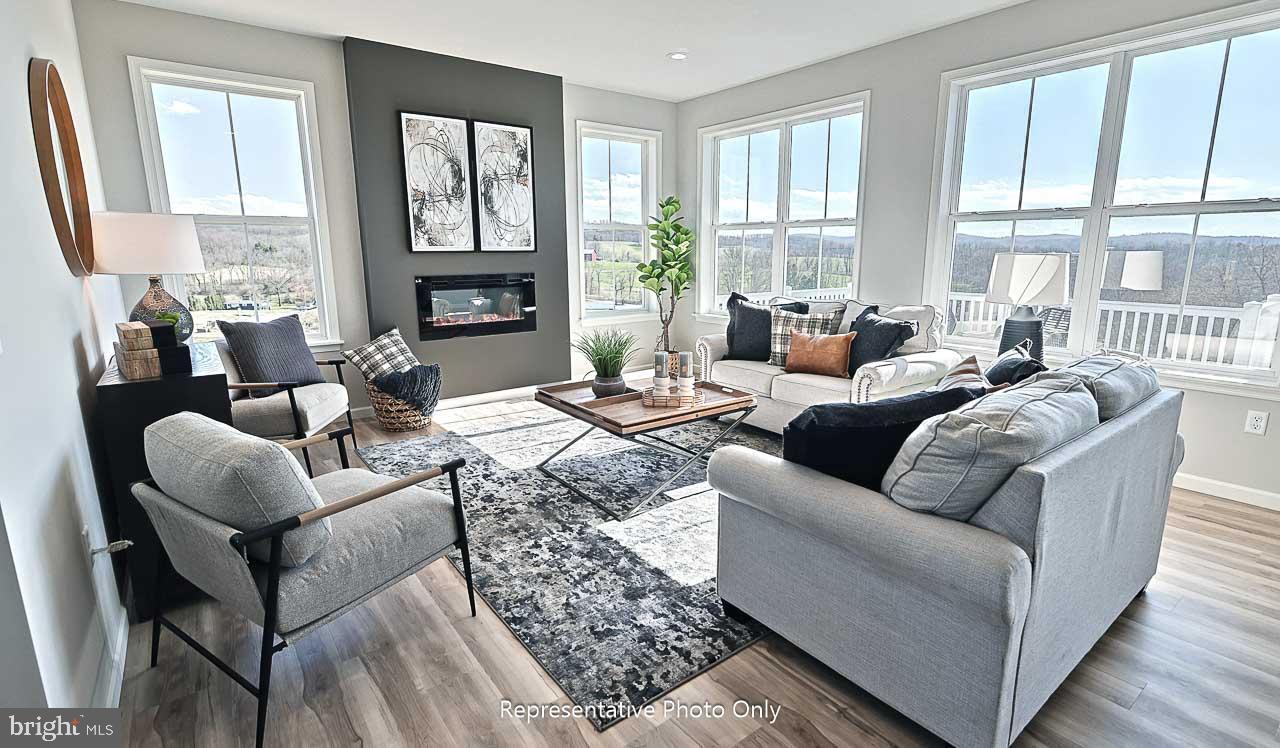 Property Photo:  104 Notting Hill Court  PA 17050 