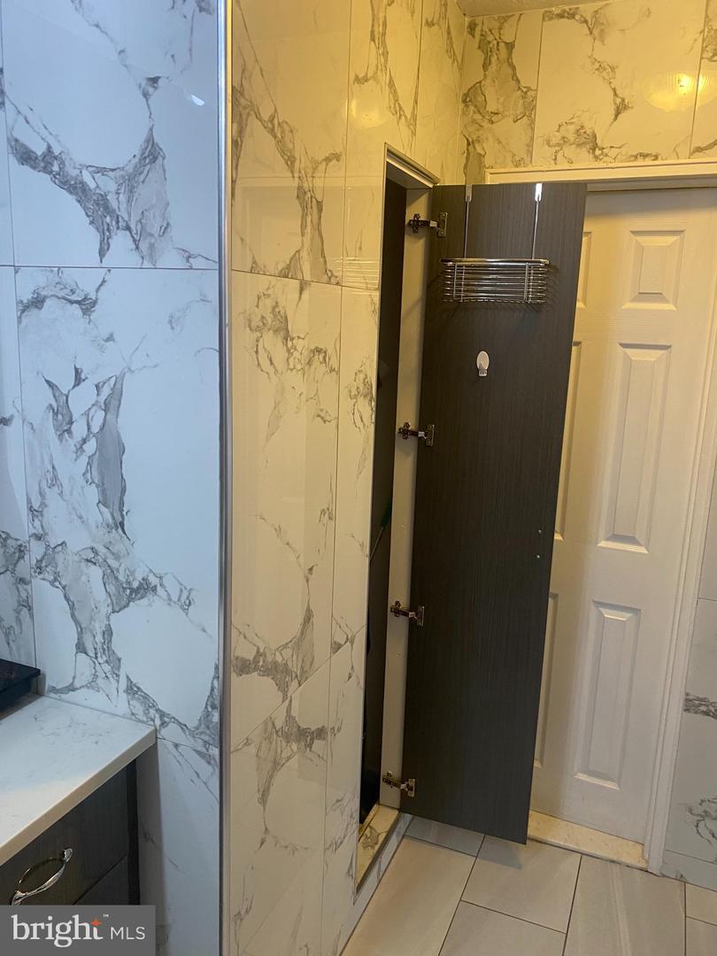 Property Photo:  2101 Chestnut Street 17 519  PA 19103 
