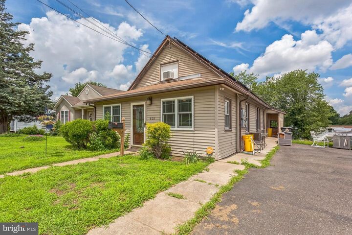 Property Photo:  808 Velde Avenue  NJ 08110 