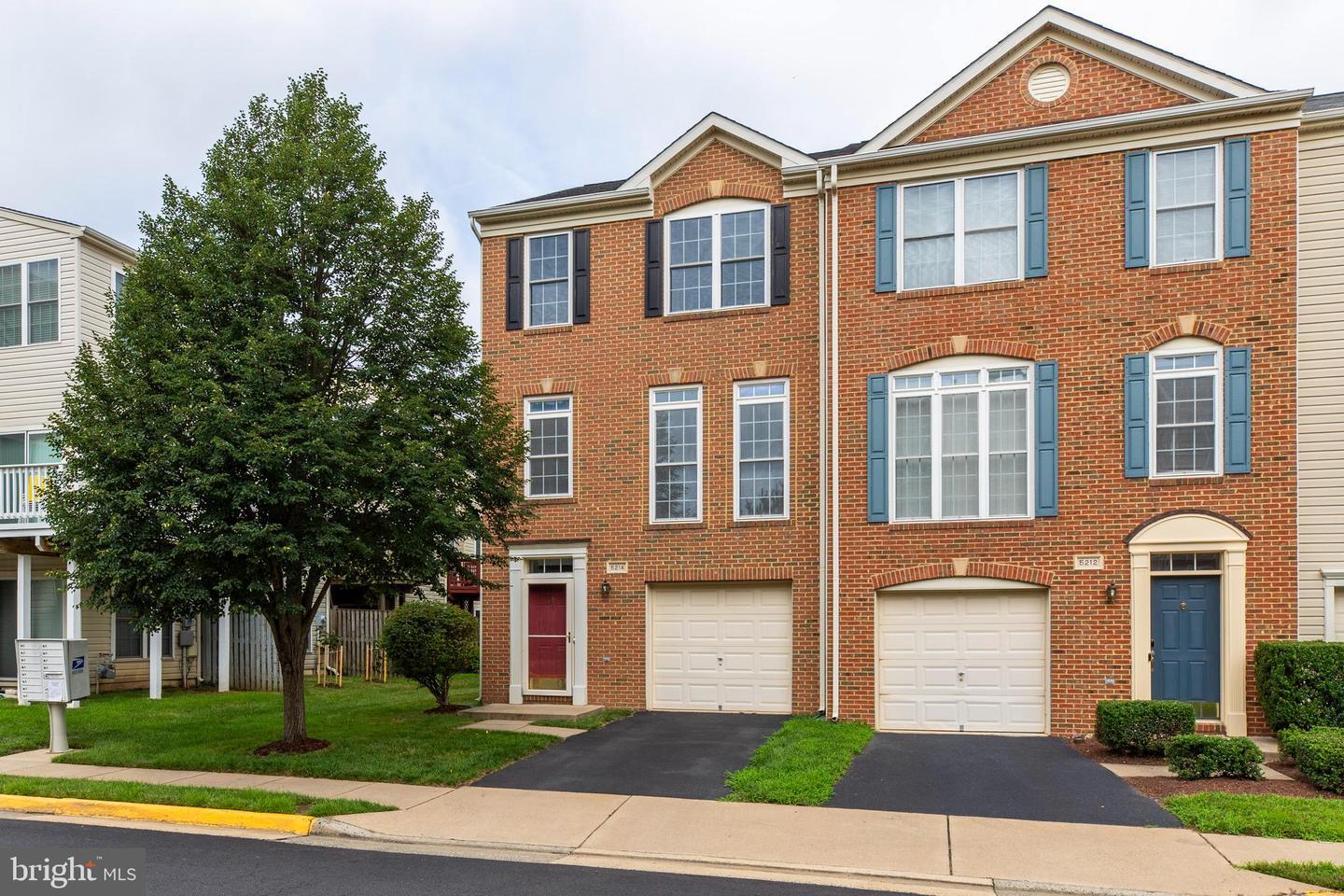 5214 Prairie Willow Lane  Centreville VA 20120 photo
