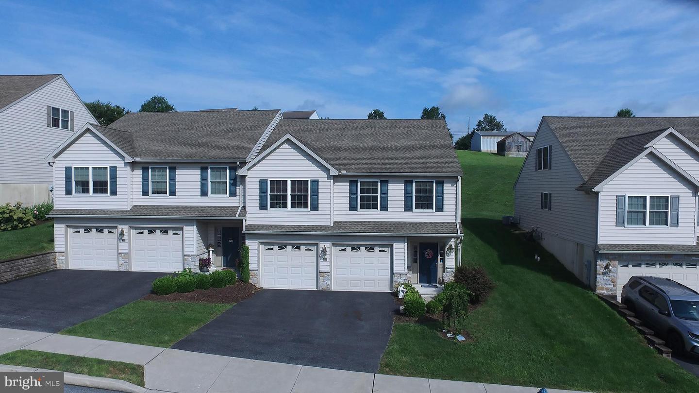 Property Photo:  47 Woodsedge Drive  PA 17022 