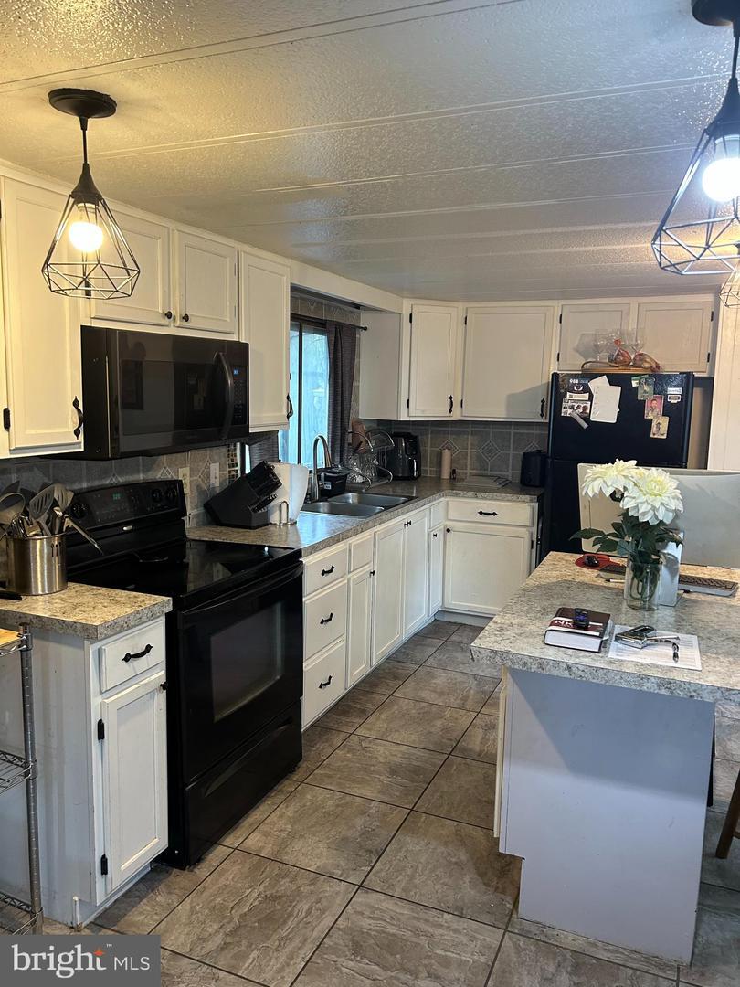 Property Photo: 82 Malibu Boulevard PA 17015