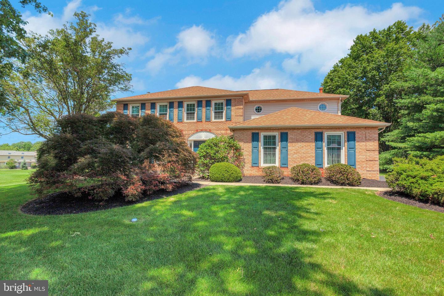 Property Photo: 715 Comly Circle PA 19454
