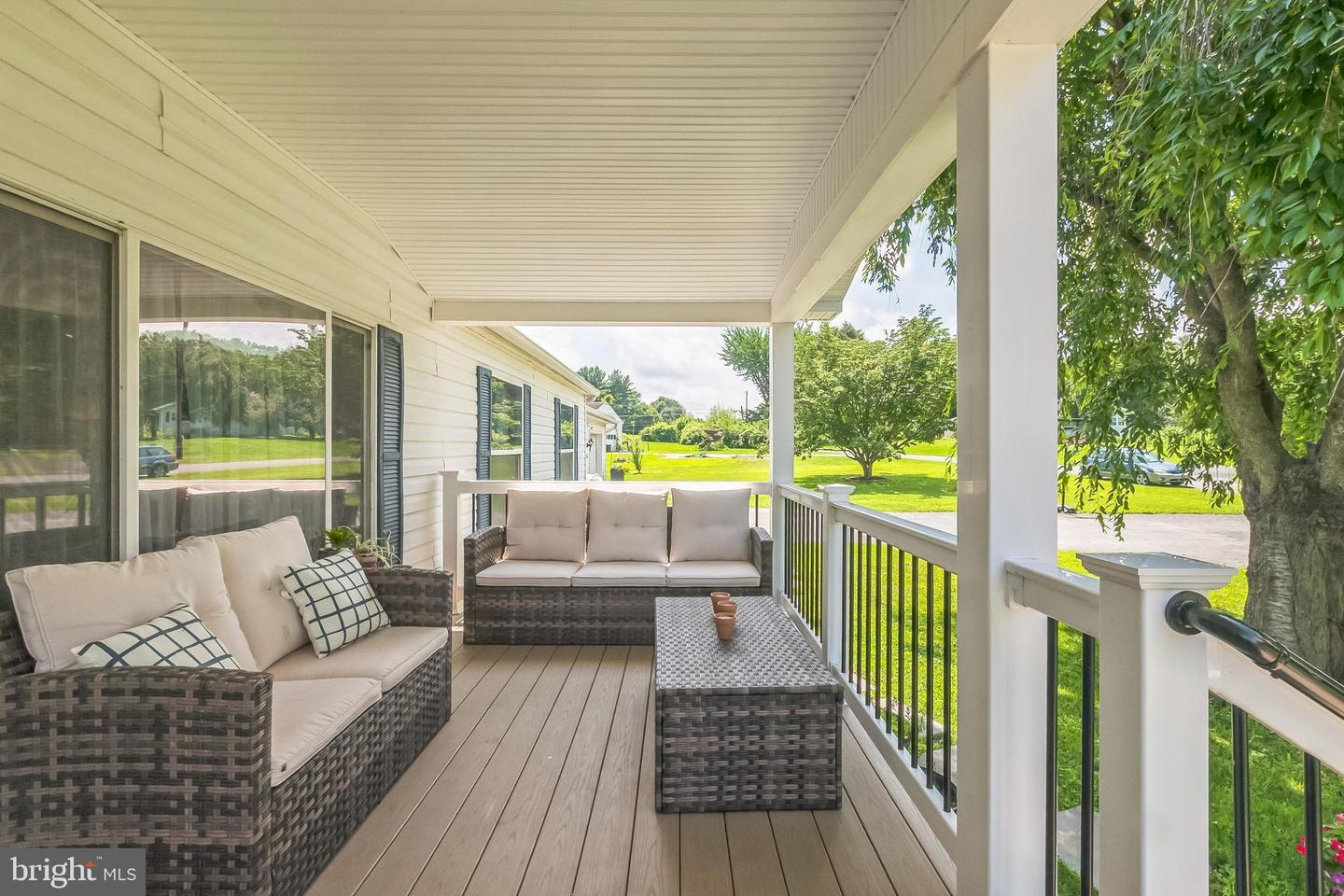 Property Photo: 104 Heatherly Lane PA 19311