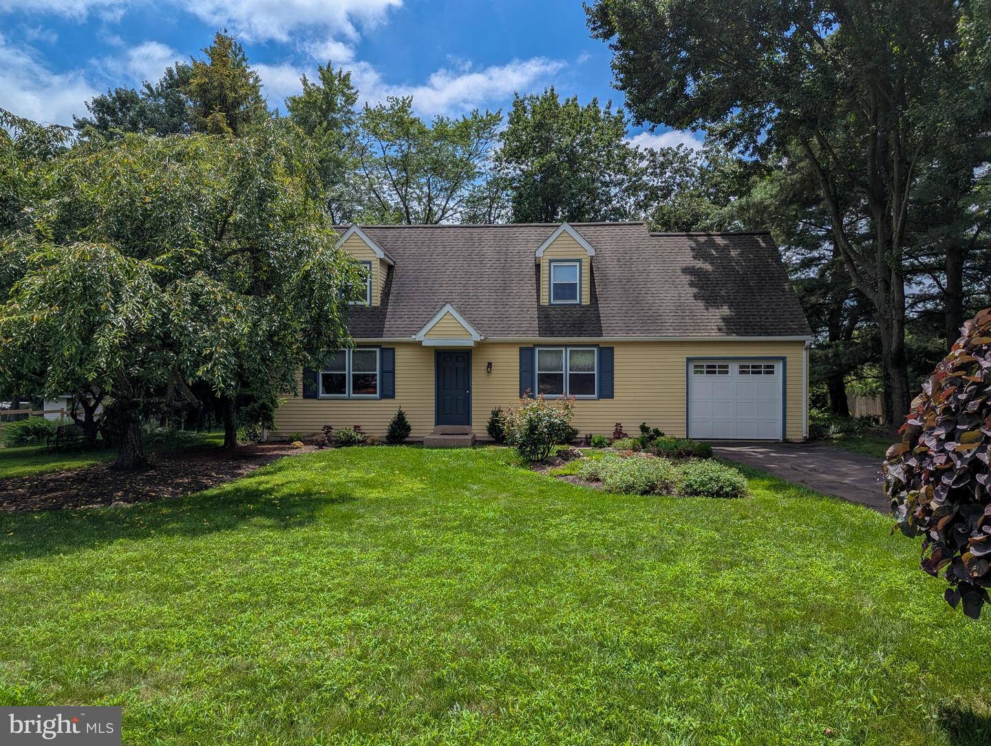 664 Harper Lane  Harleysville PA 19438 photo