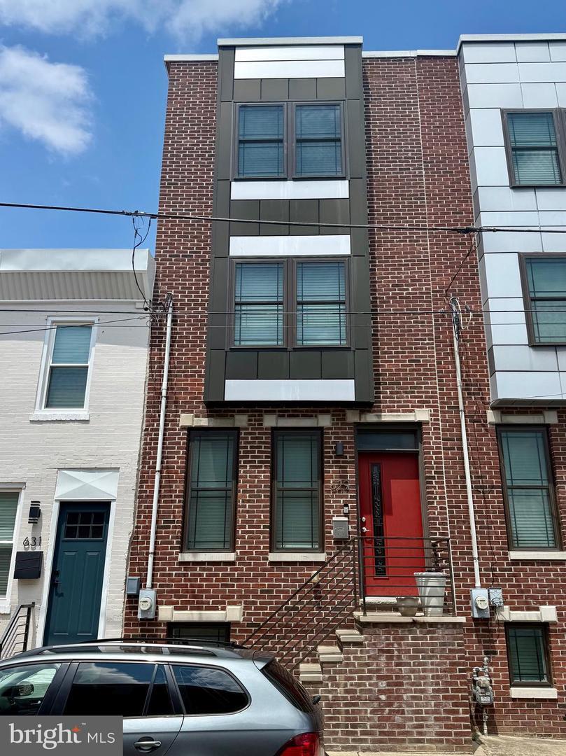 Property Photo: 629 Mercy Street PA 19148