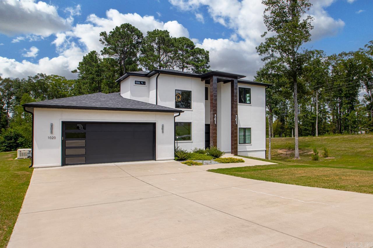 Property Photo: 1020 Hunter Lee Drive AR 72022