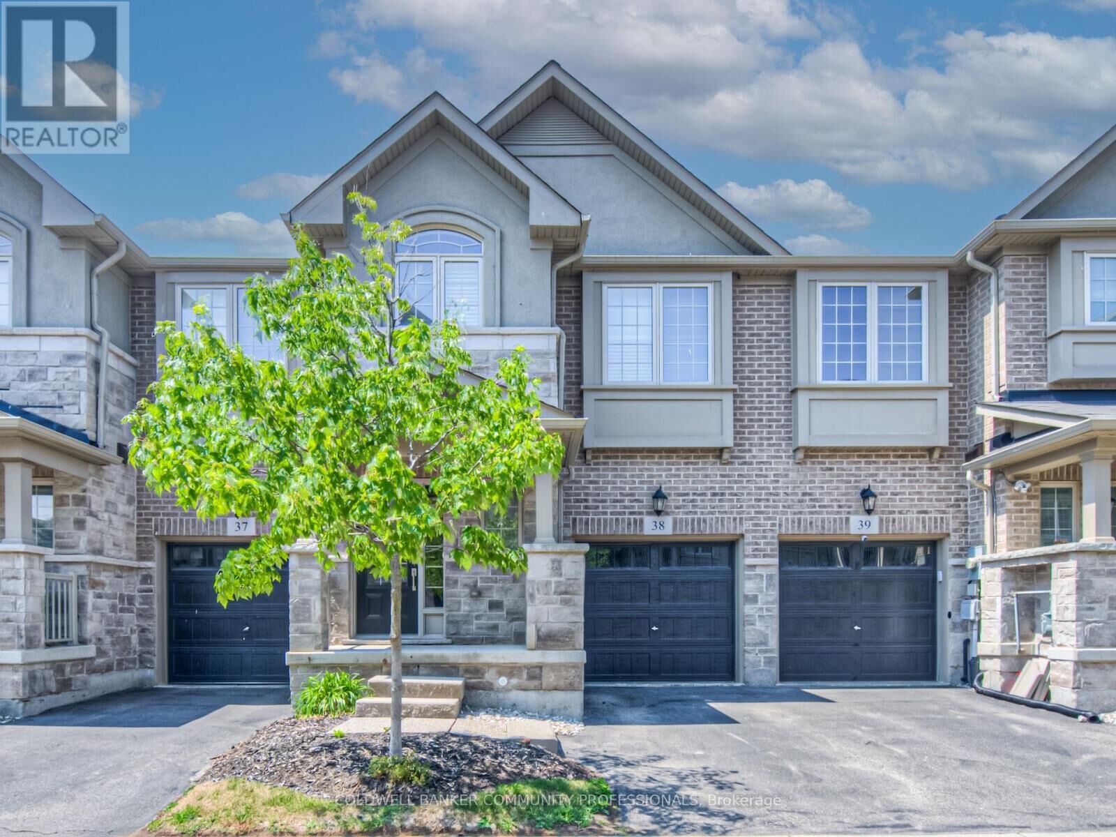 Property Photo:  215 Dundas Street East 38  ON L8B 0X1 