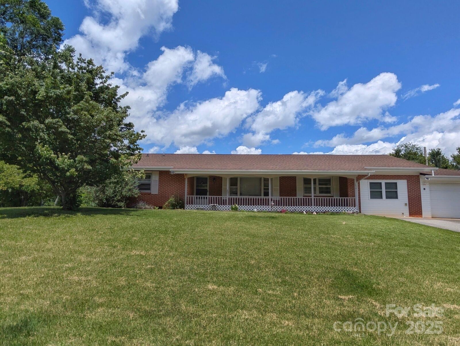 Property Photo: 154 Lowell Street NC 28786