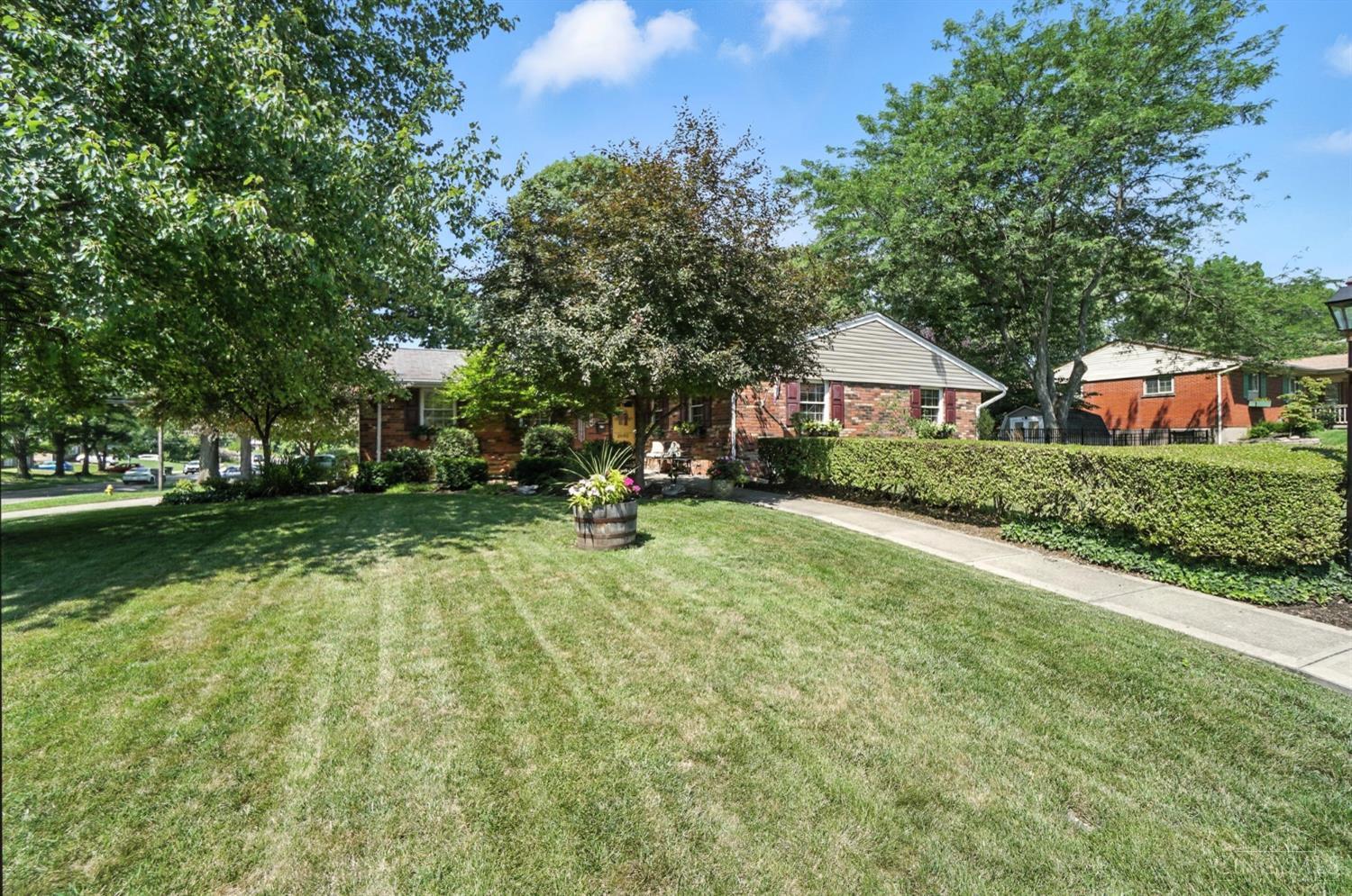 Property Photo: 2682 Grosvenor Drive OH 45231