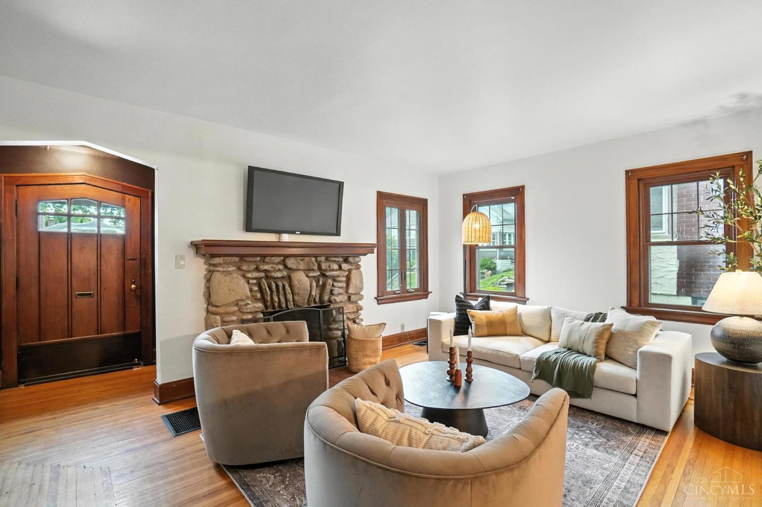 Property Photo:  2922 Utopia Place  OH 45208 