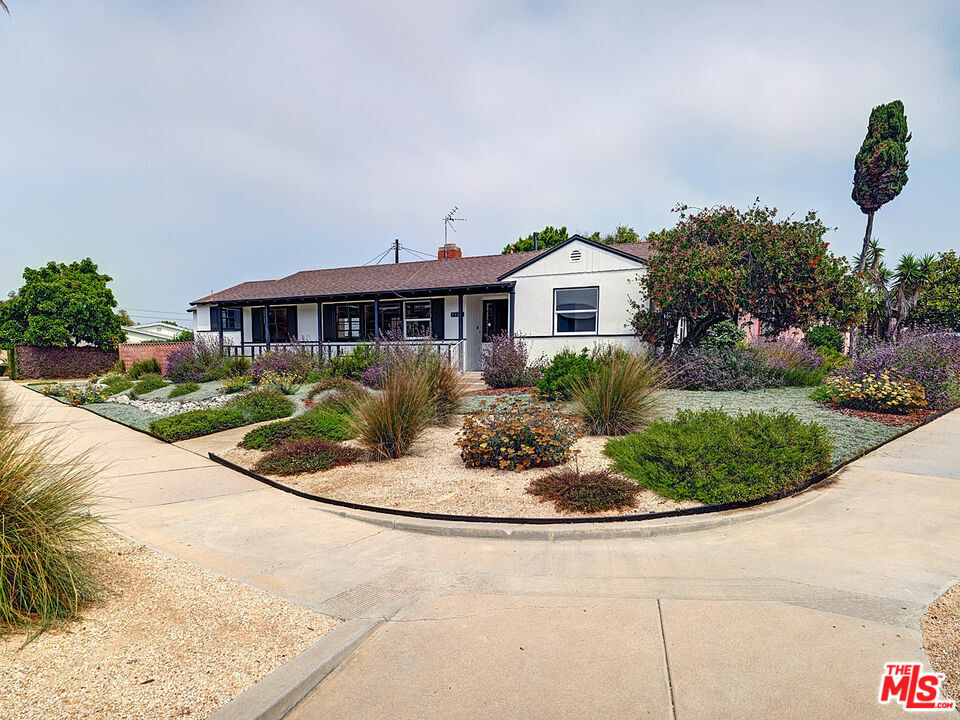 Property Photo:  7101 W 85th St  CA 90045 