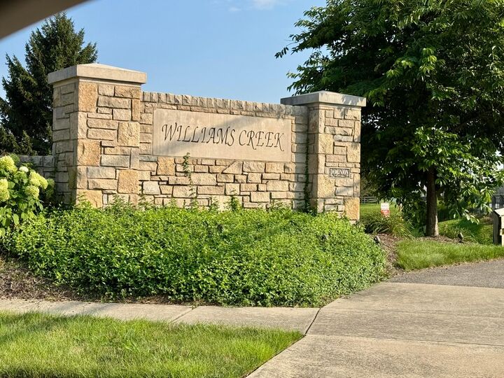 Property Photo: 2587 Winningwillow Drive OH 43207