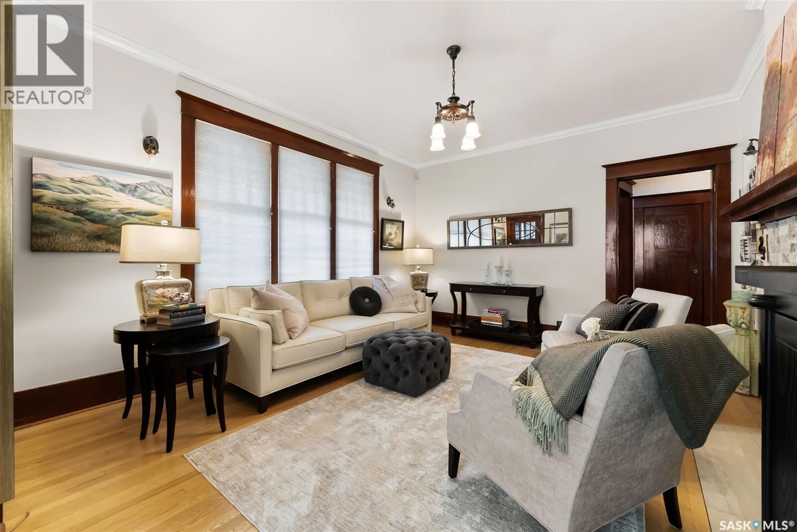 Property Photo:  1706 15th Avenue  SK S4P 0Z7 