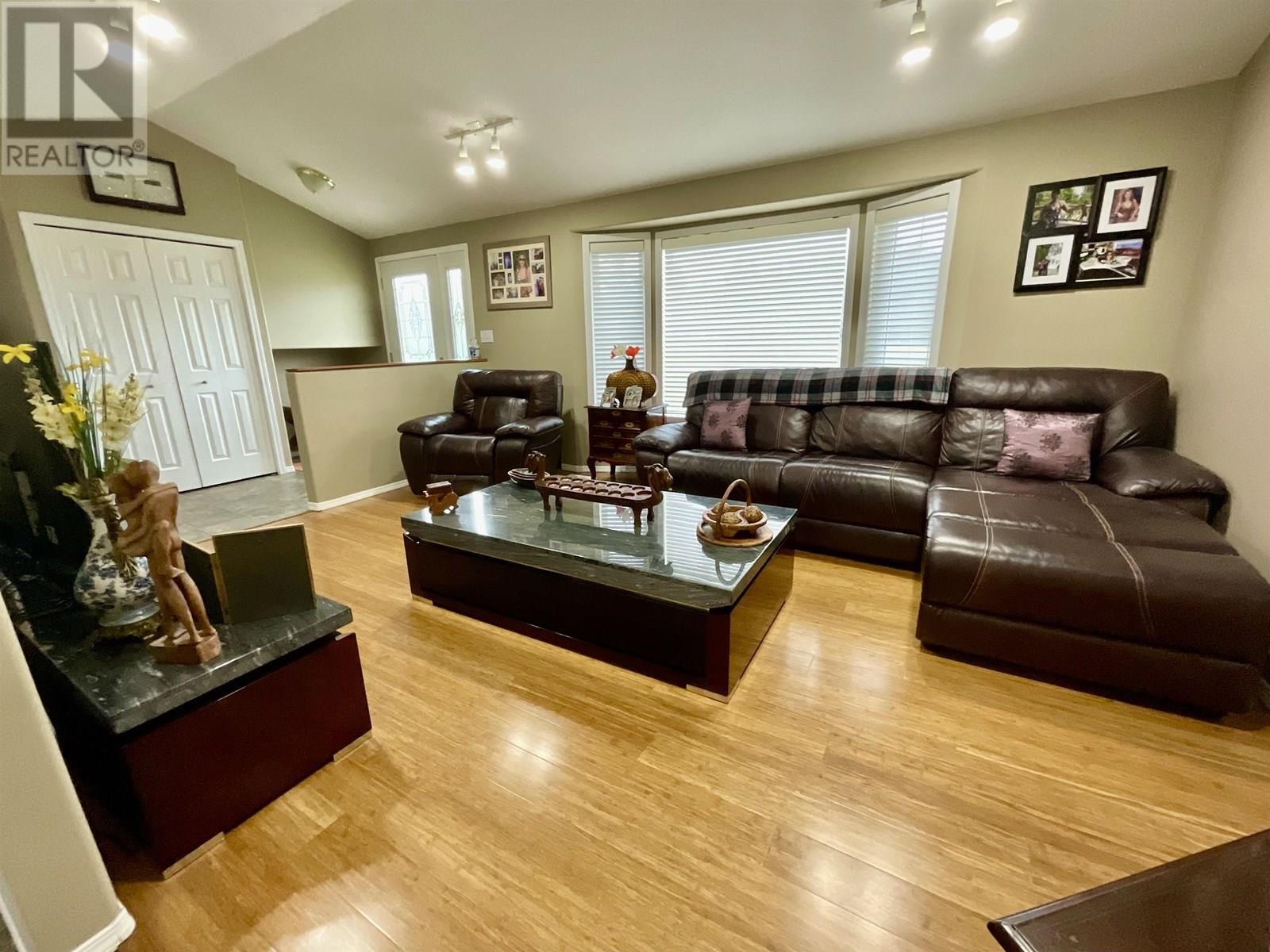 Photo de la propriété: 2802 Otter Road BC V2J 6L4