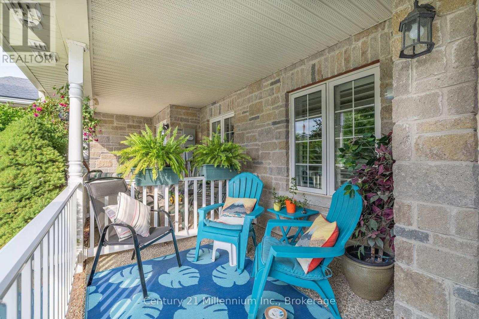 Property Photo: 9 Garden Grove Crescent ON L9Z 0E6