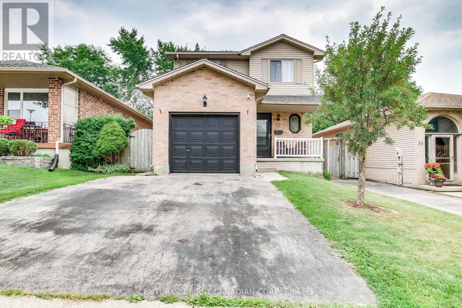 Property Photo:  27 Gerald Crescent  ON N5Z 5A3 