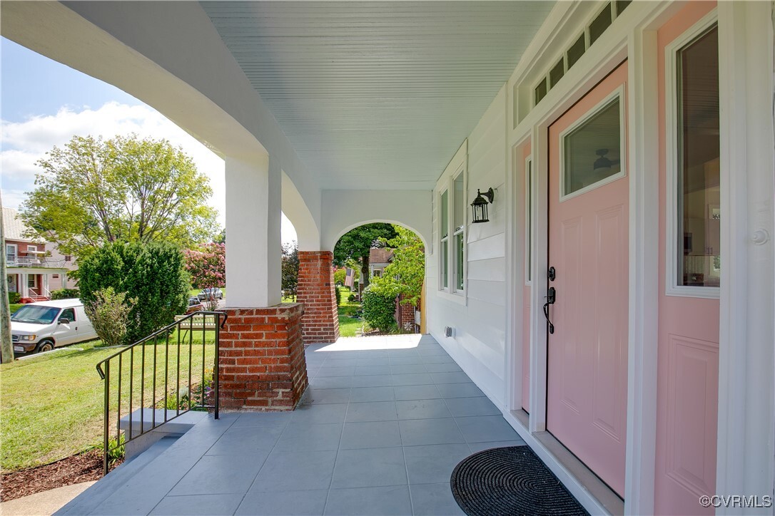 Property Photo:  811 Edge Hill Road  VA 23222 