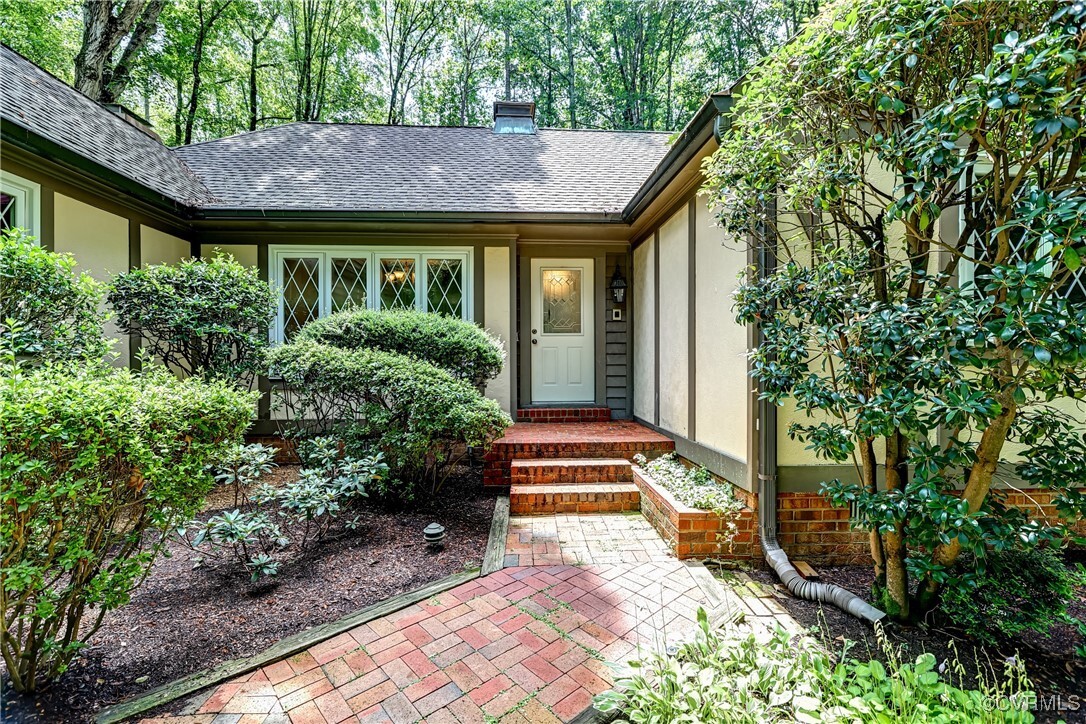 Property Photo: 2440 Camelback Road VA 23236