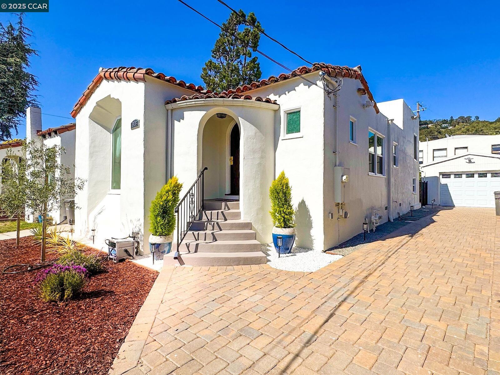Property Photo:  3438 Guido St  CA 94602 