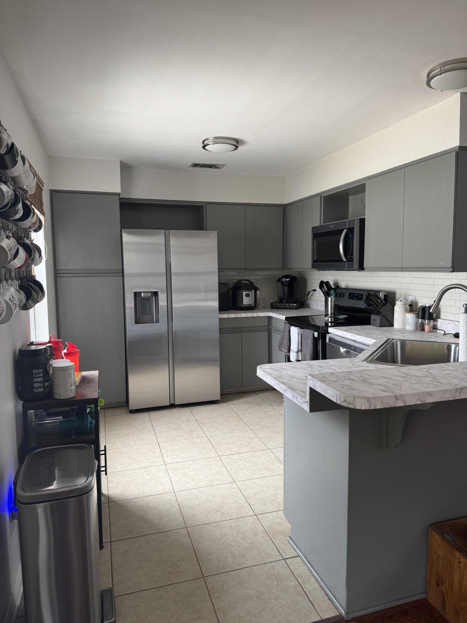 Property Photo: 509 Woodland Park Circle FL 32569
