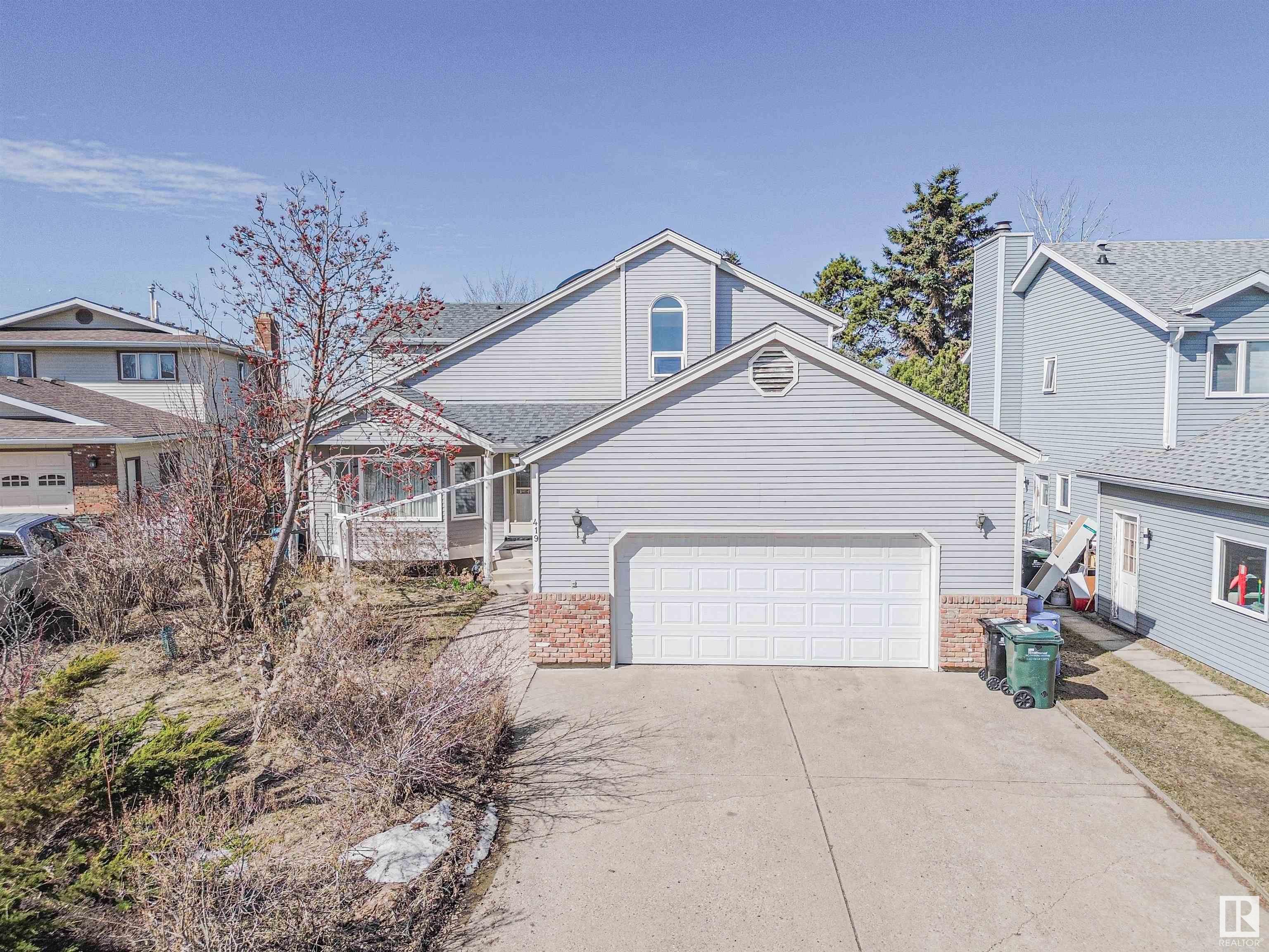 Property Photo: 419 Village Grove AB T8A 4K3