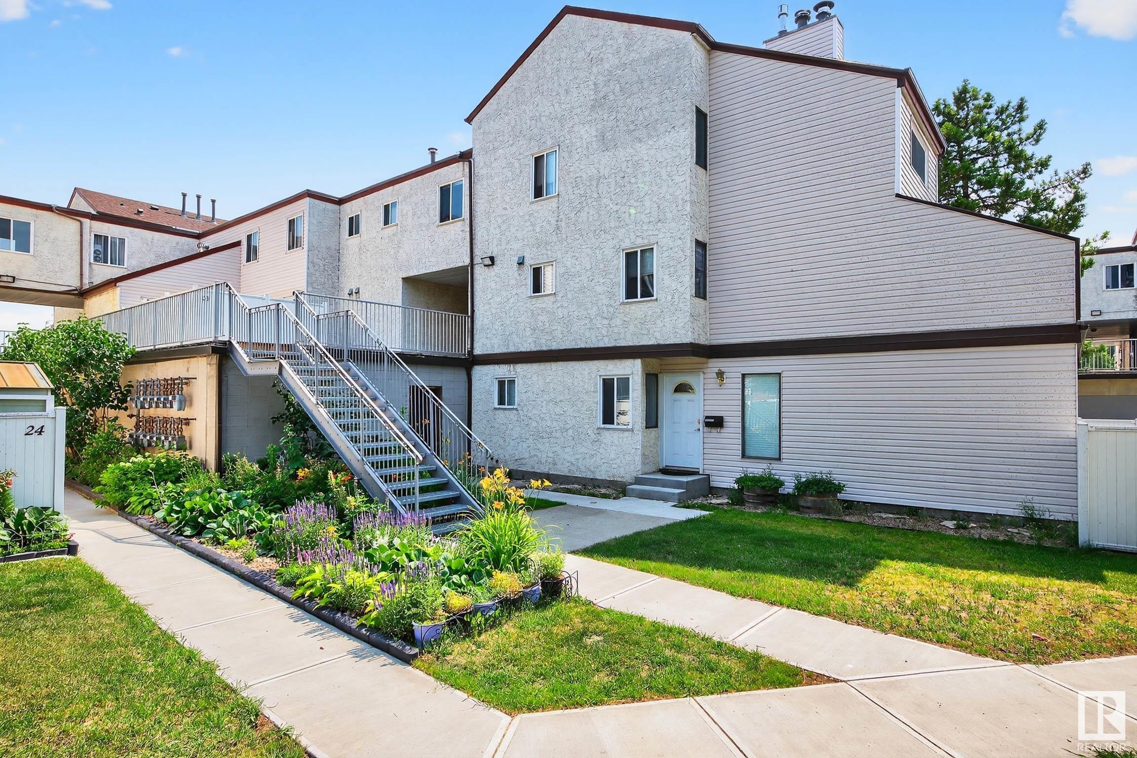 37 Lancaster Terrace NW  Edmonton AB T5X 5S3 photo