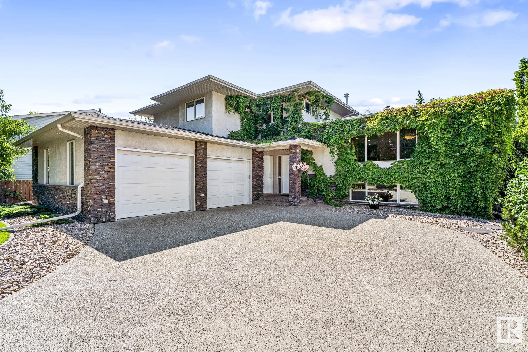 Property Photo:  16207 Patricia Drive NW  AB T5R 5N3 