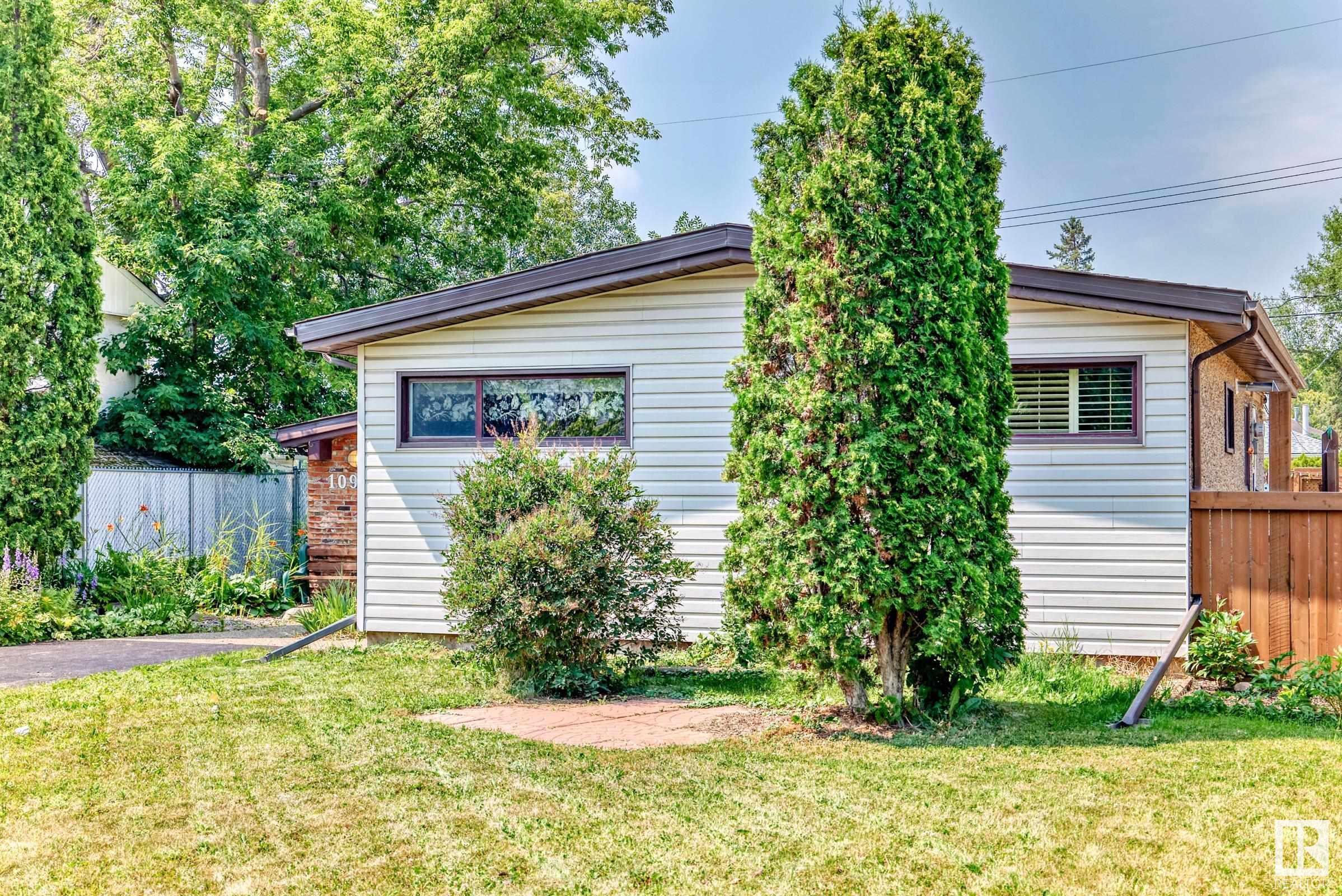 Property Photo:  10952 157 Street NW  AB T5P 2W3 