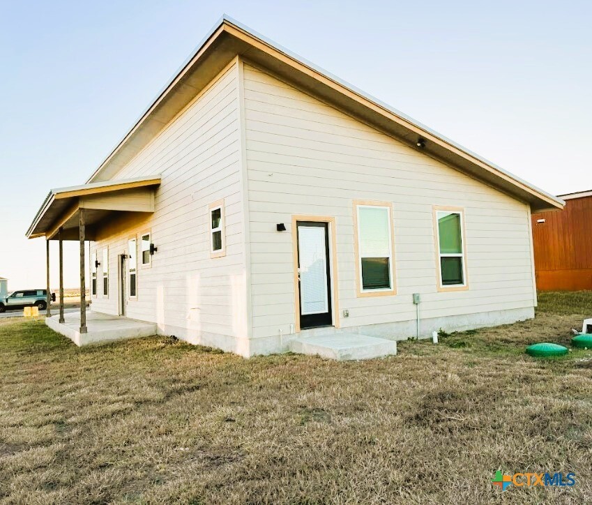 Property Photo:  427 Pintail Loop  TX 78666 