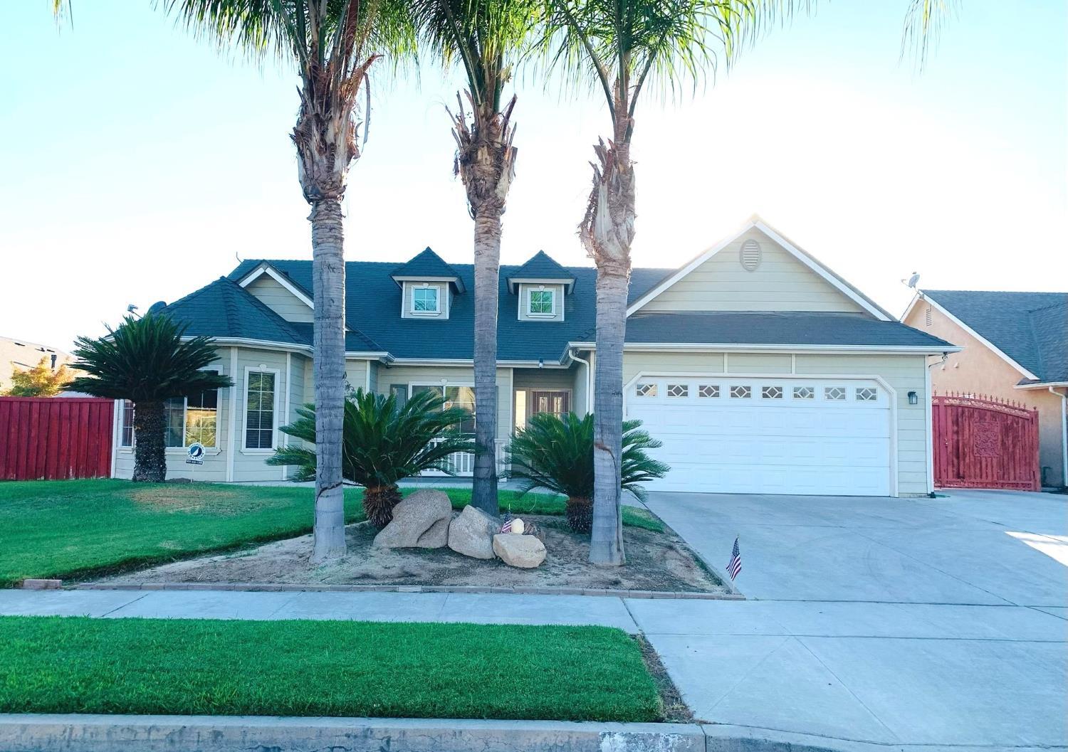 Property Photo:  761 S Walnut Avenue  CA 93630 