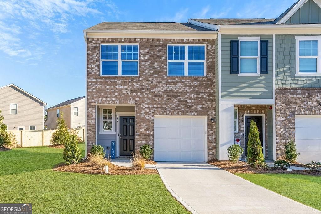 Property Photo:  579 Magnolia Circle  GA 30268 