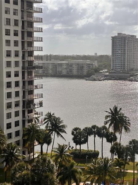 18181 NE 31st Ct 1108  Aventura FL 33160 photo
