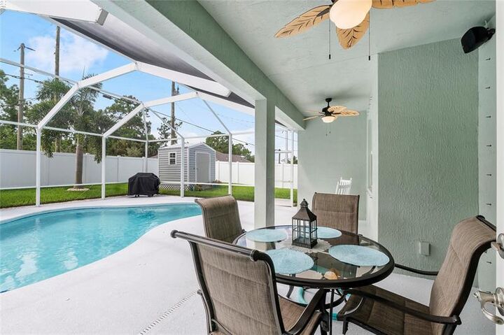 Property Photo: 2390 SW Salmon Rd FL 34953