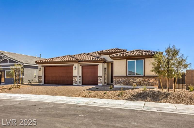 Property Photo:  1304 William Lake Place 61  NV 89084 